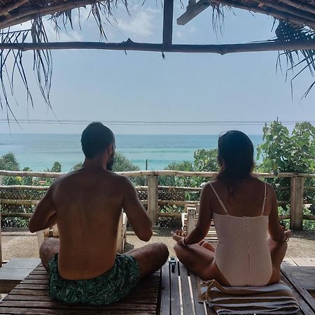 Gaia Ocean Surf Yoga Vandrehjem Ahangama Eksteriør billede